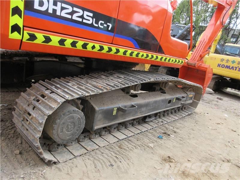 Doosan 225 LC Bageri guseničari