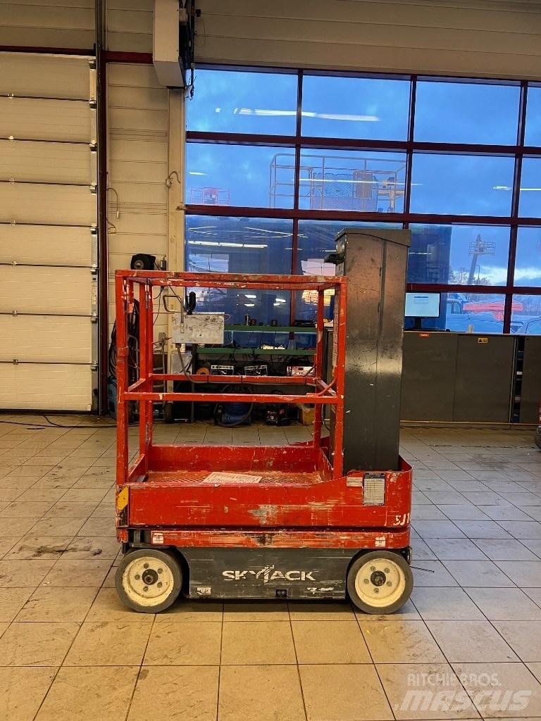 SkyJack SJ 16 Jarbolne penjajuće platforme