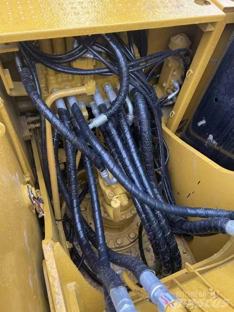 CAT 320 D2 Bageri guseničari