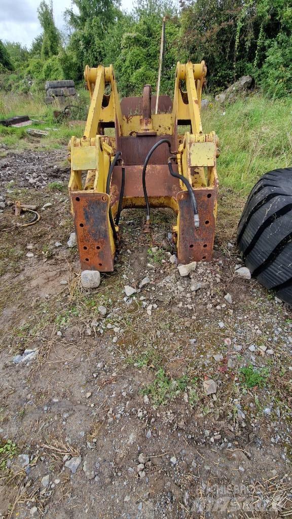 Komatsu D85 Šasija i vešenje