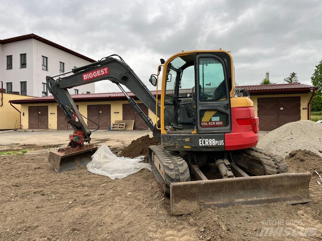 Volvo ECR 88 PLUS Midi bageri 7t – 12t