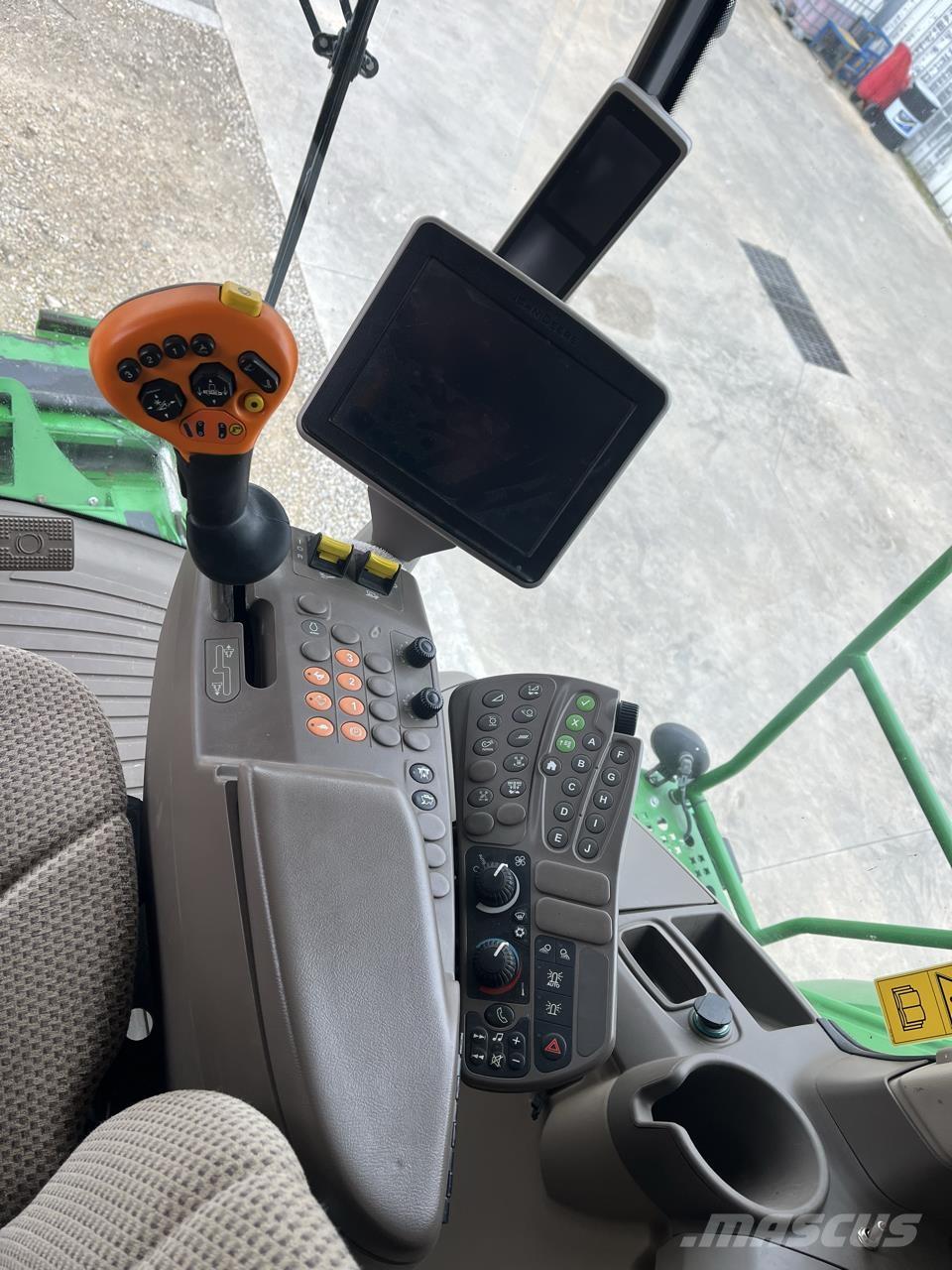 John Deere T670i Kombajni