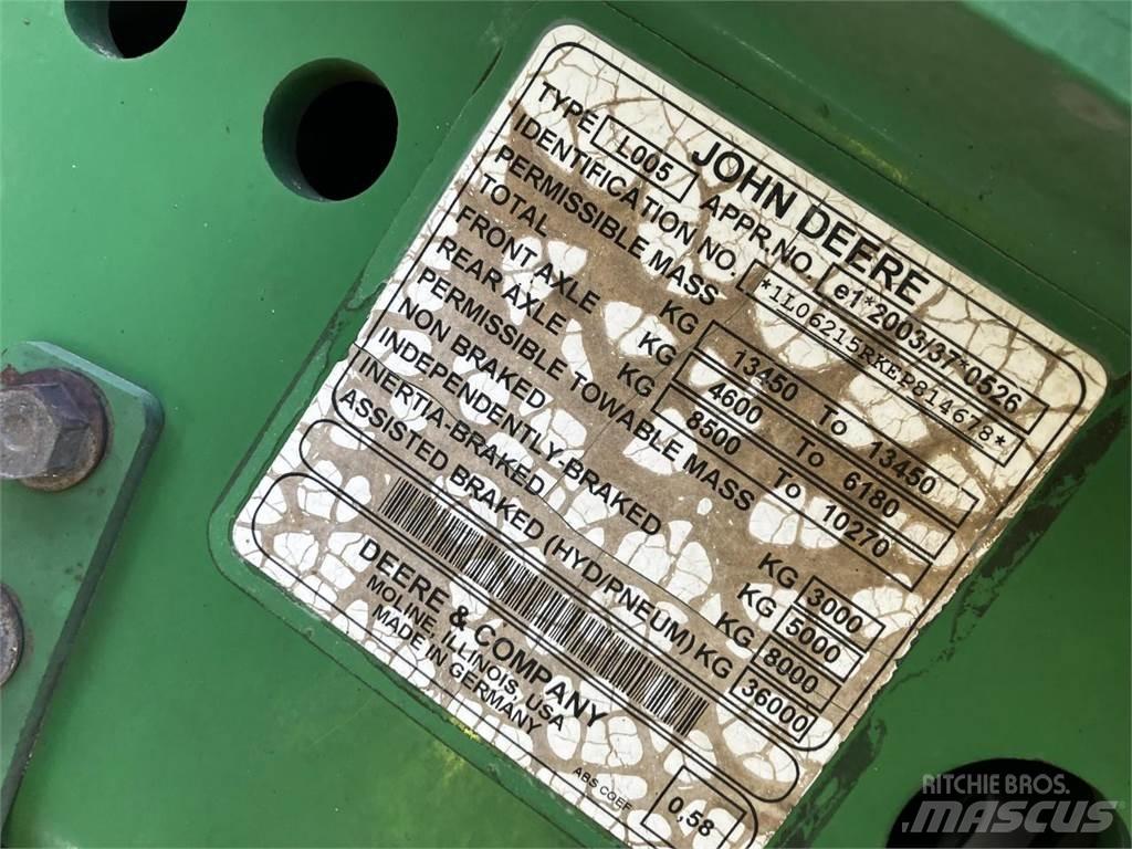 John Deere 6215R Traktori