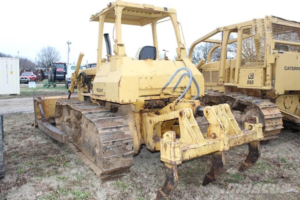 Komatsu D 53 A-17 Buldožeri guseničari