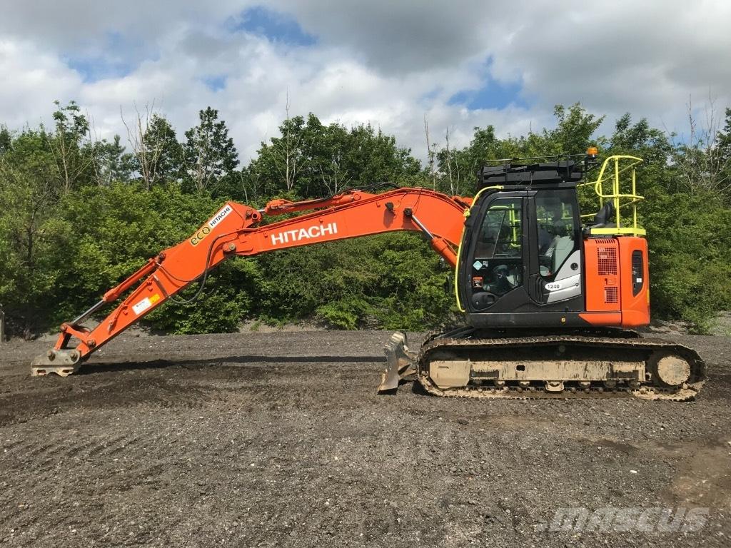 Hitachi ZX 135 US-6 Bageri guseničari