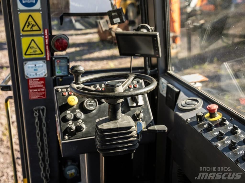 Atlas Copco XE3 C30 Oprema za bušenje u tunelima i podzemnim rudnicima