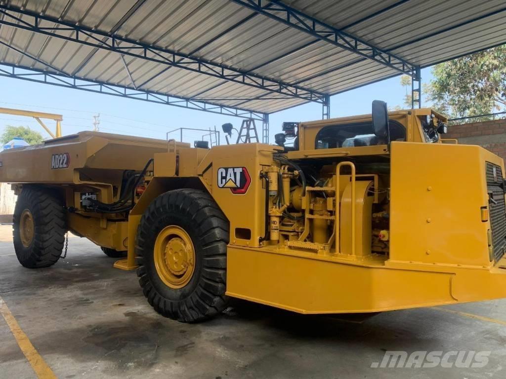 CAT AD 22 Kiperi kamioni