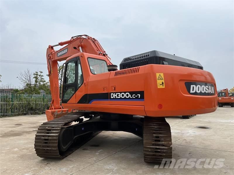 Doosan 300 Bageri guseničari