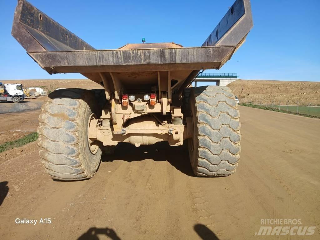 CAT 745 Zglobni damperi