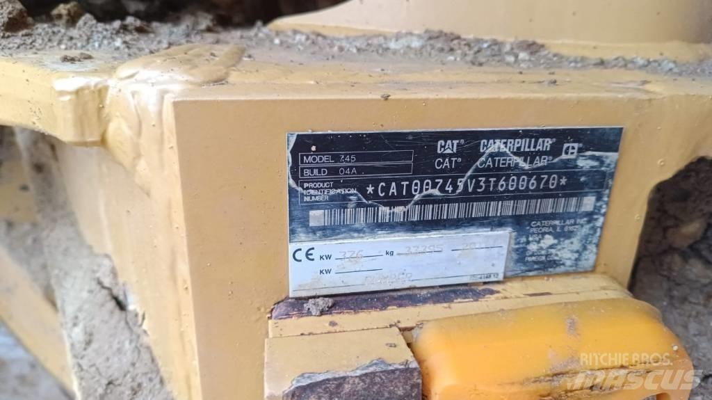 CAT 745 Zglobni damperi