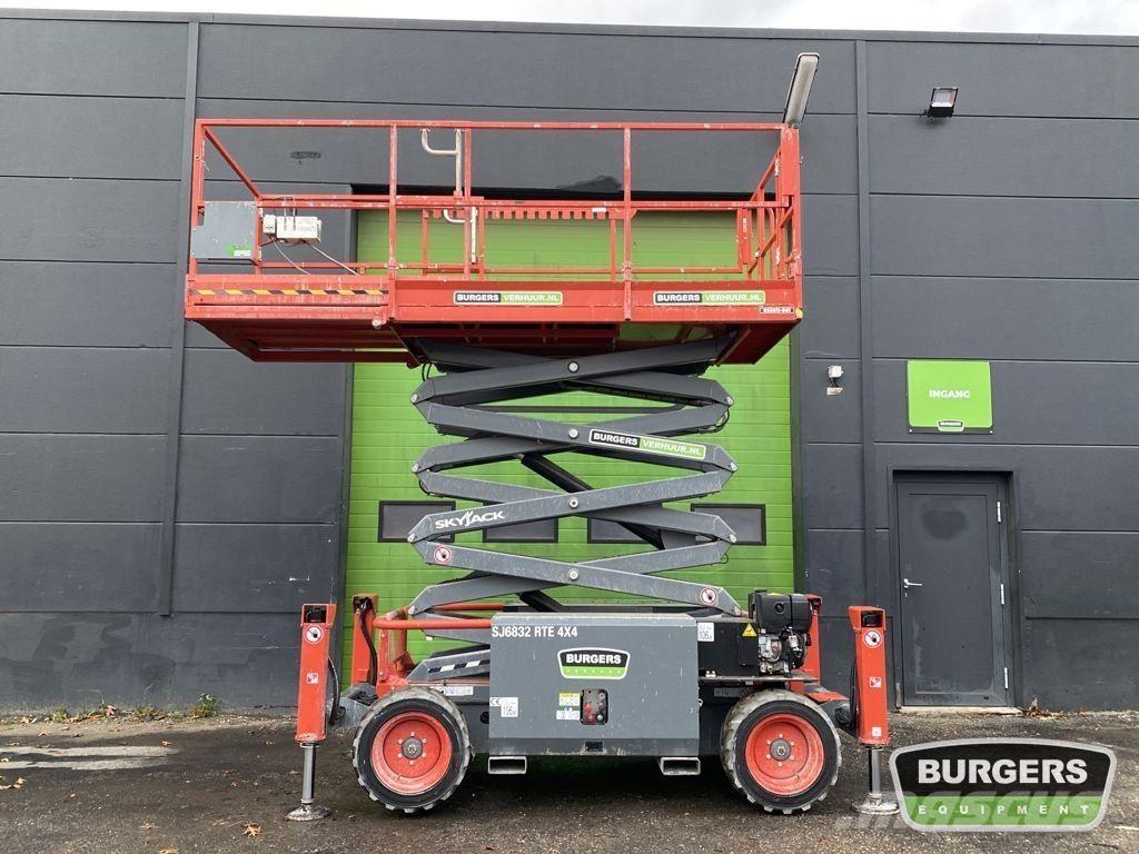 SkyJack SJ6832 RTE Makazaste platforme