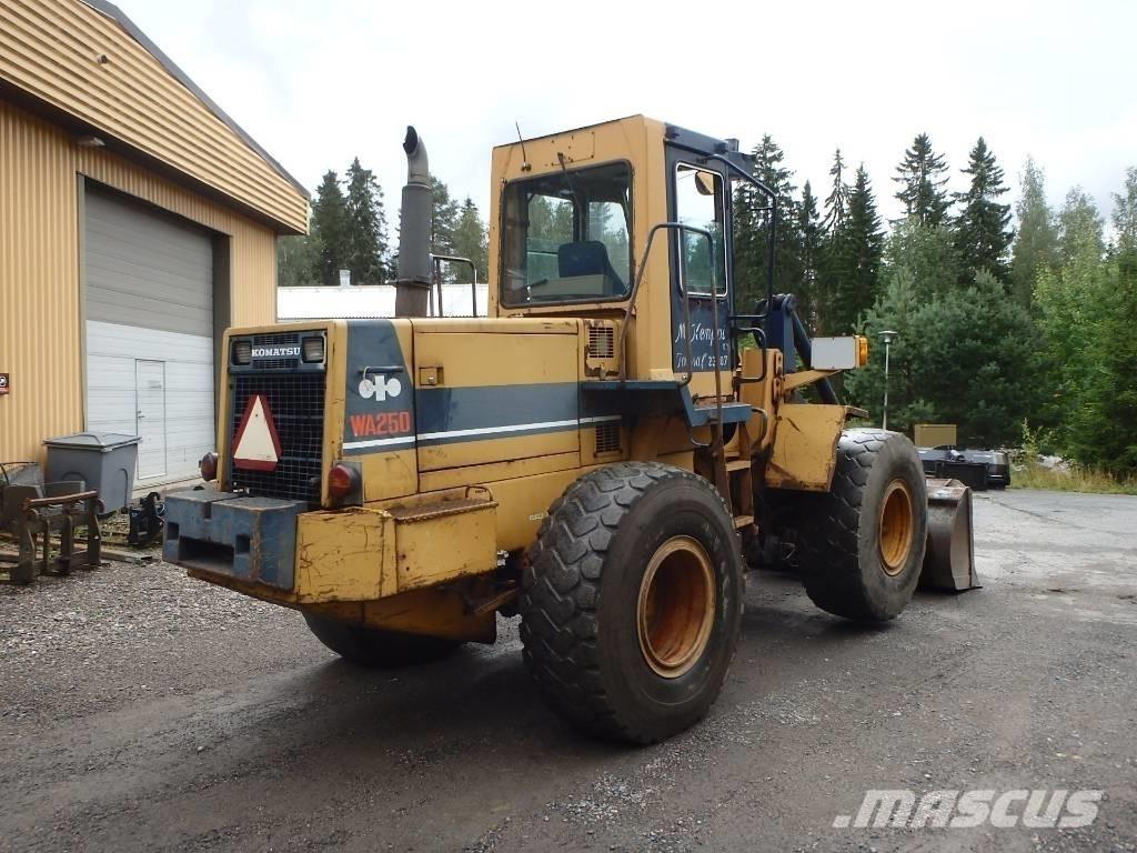 Komatsu WA 250-1 Utovarivači na točkove