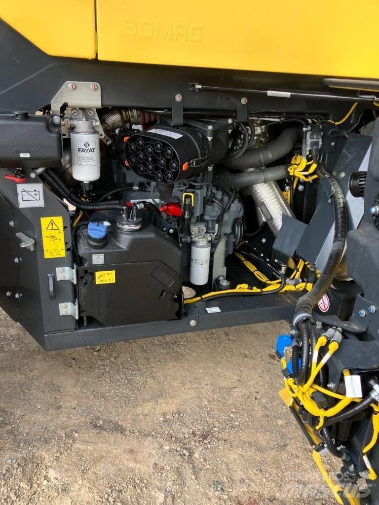 Bomag BW 174 APO-4v Valjci sa duplim bubnjem