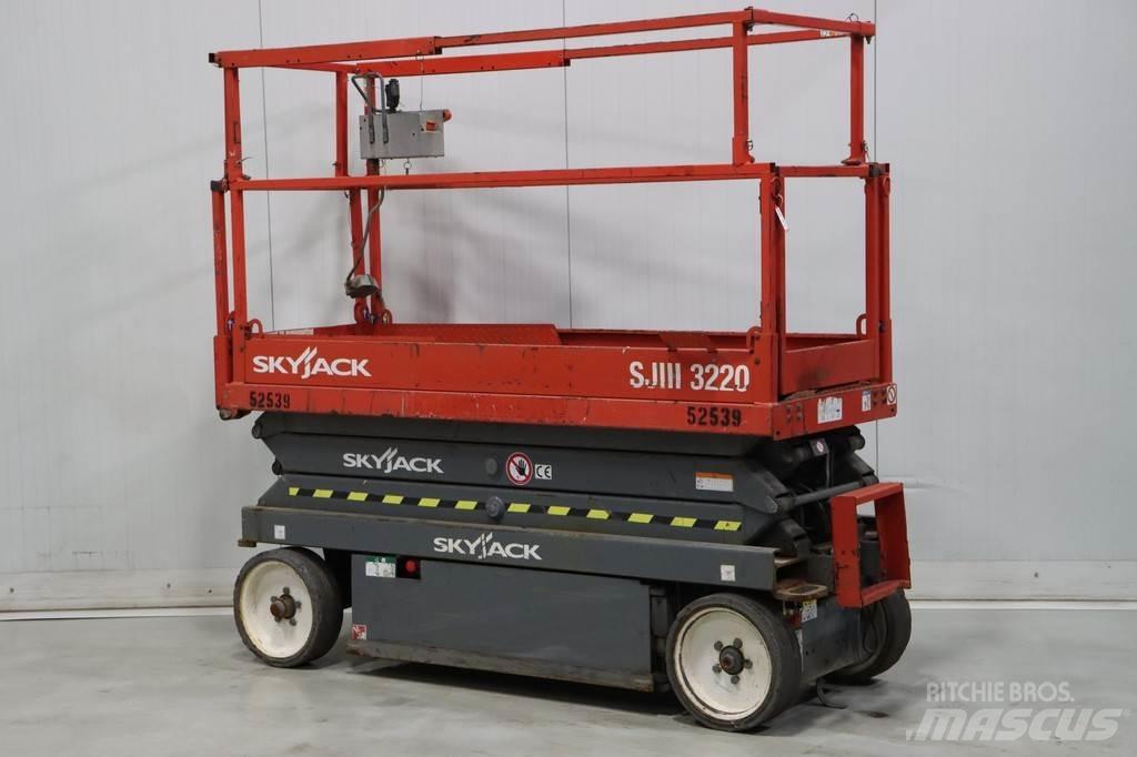 SkyJack SJ III3220 Makazaste platforme