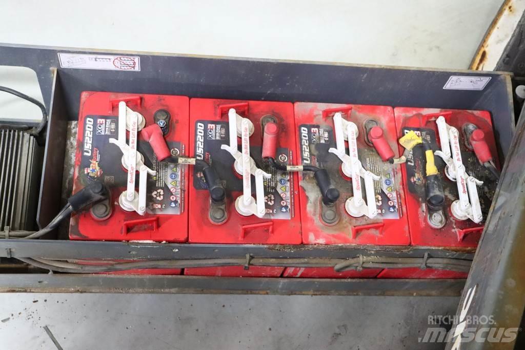 SkyJack SJ III3220 Makazaste platforme