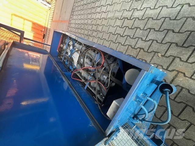 Holland Lift A151EV Makazaste platforme