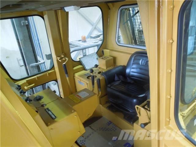 CAT D 7 G Buldožeri guseničari