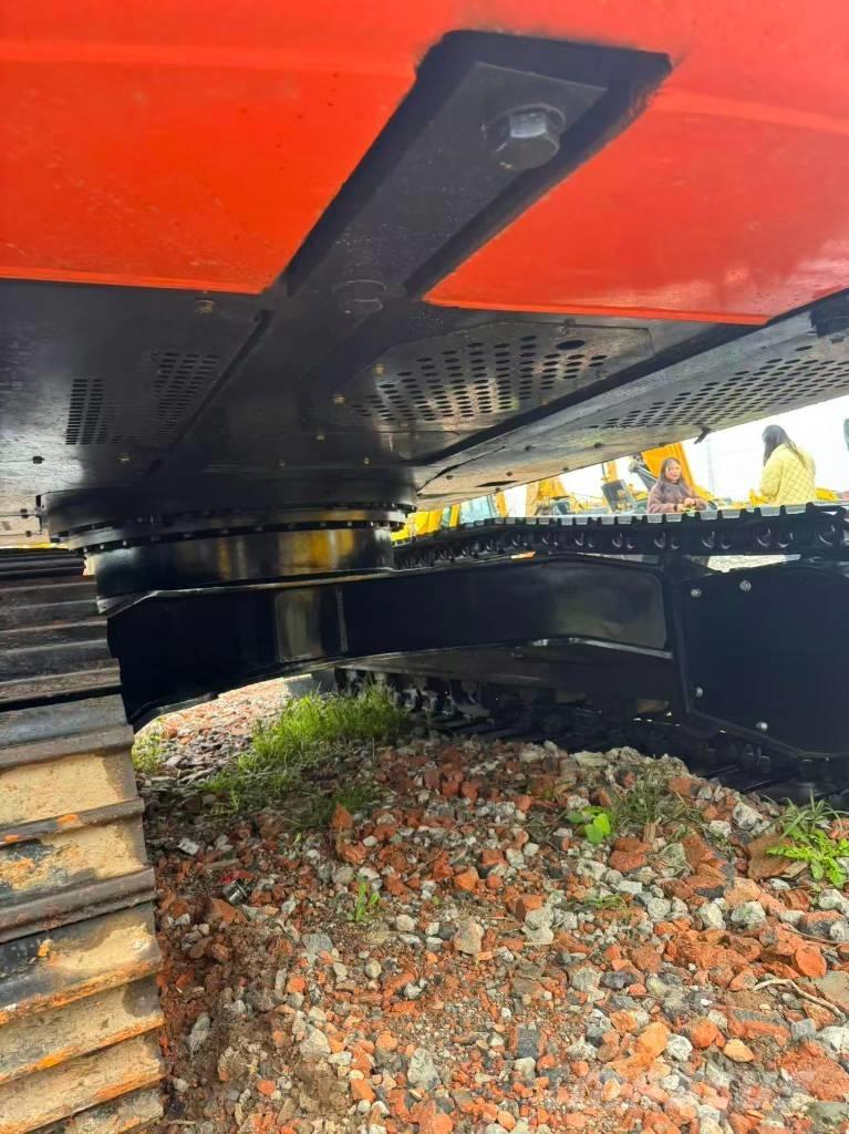 Hitachi ZX 200 Bageri guseničari