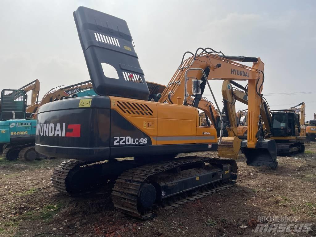 Hyundai R220-9S Bageri guseničari