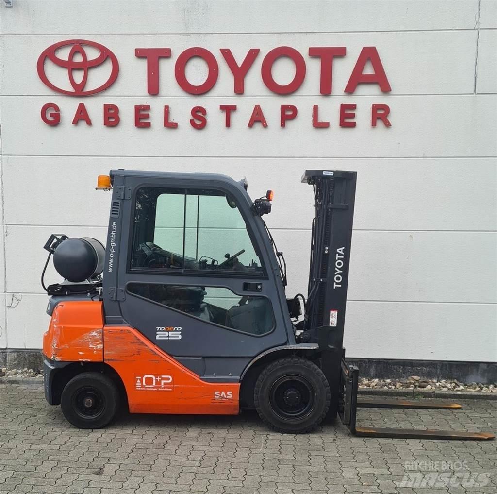 Toyota 02-8FGF25 Plinski viljuškari