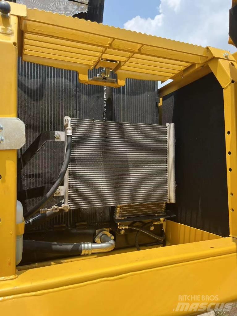 Komatsu PC 240-8 Bageri guseničari