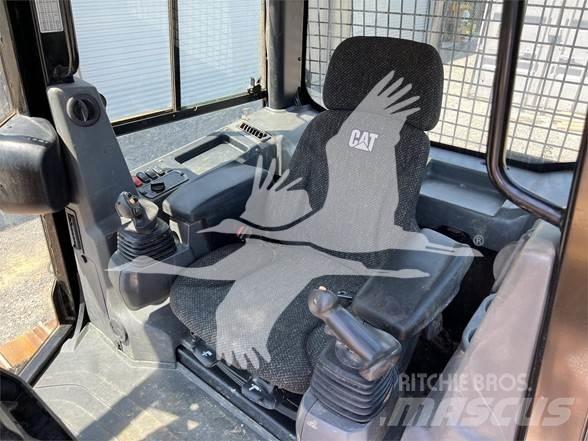 CAT D5K2 LGP Buldožeri guseničari