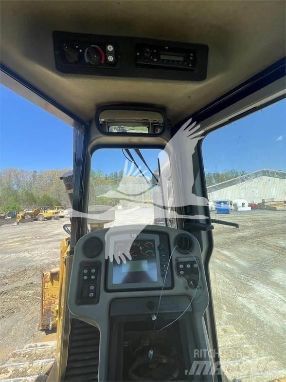 CAT D6T XL Buldožeri guseničari