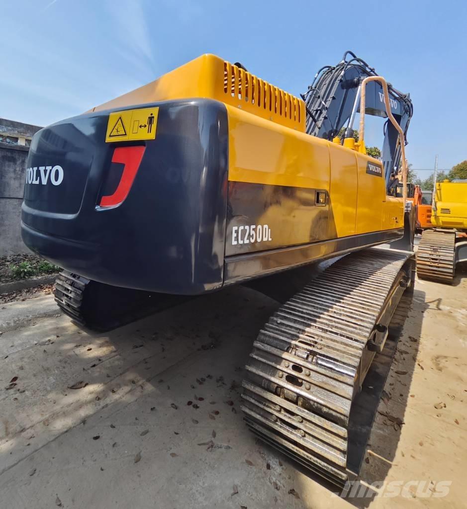 Volvo EC 250 D L Bageri guseničari