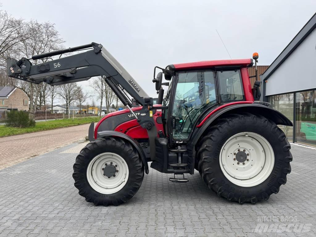 Valtra N 101 Traktori