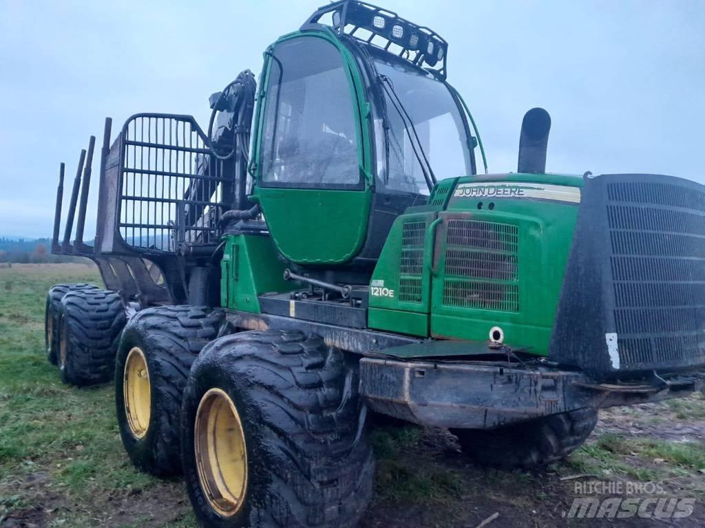 John Deere 1210 E Forvarderi