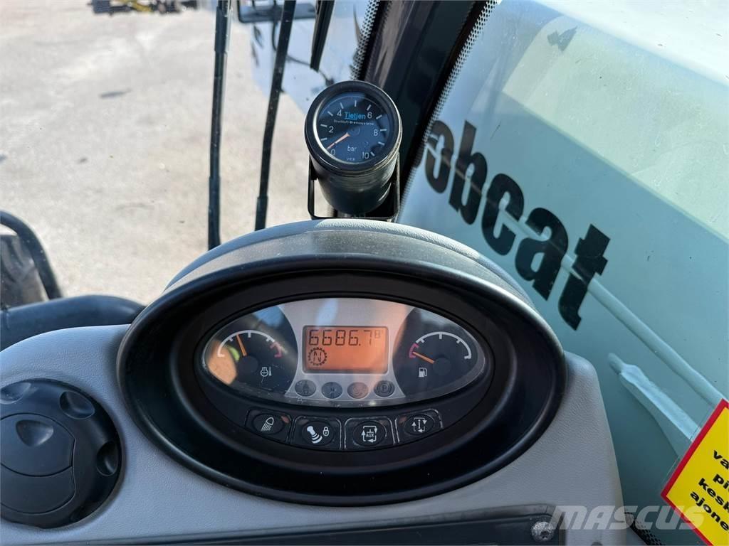 Bobcat TL470 Agri Teleskopski viljuškari