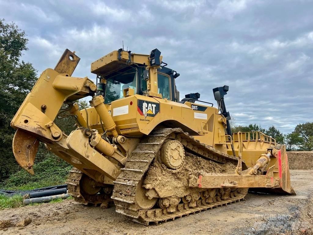 CAT D 8 T Buldožeri guseničari
