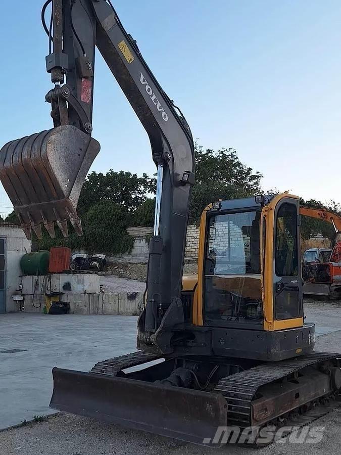 Volvo ECR88PLUS Midi bageri 7t – 12t