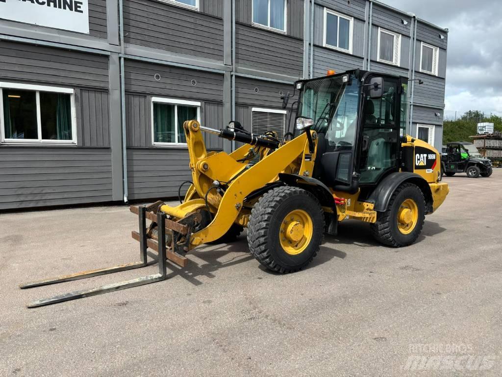 CAT 906M Utovarivači na točkove