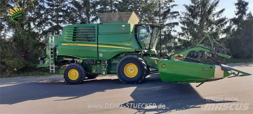 John Deere T670 Kombajni