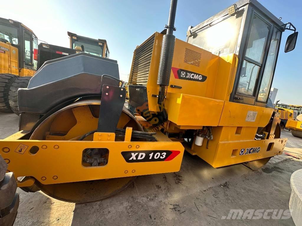 XCMG XD 103 Nabijači zemlje