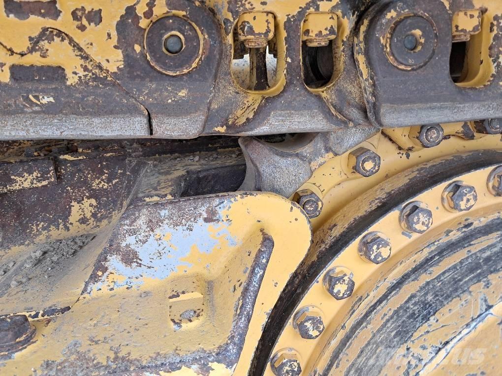 Komatsu D61PXI-24E0 Buldožeri guseničari