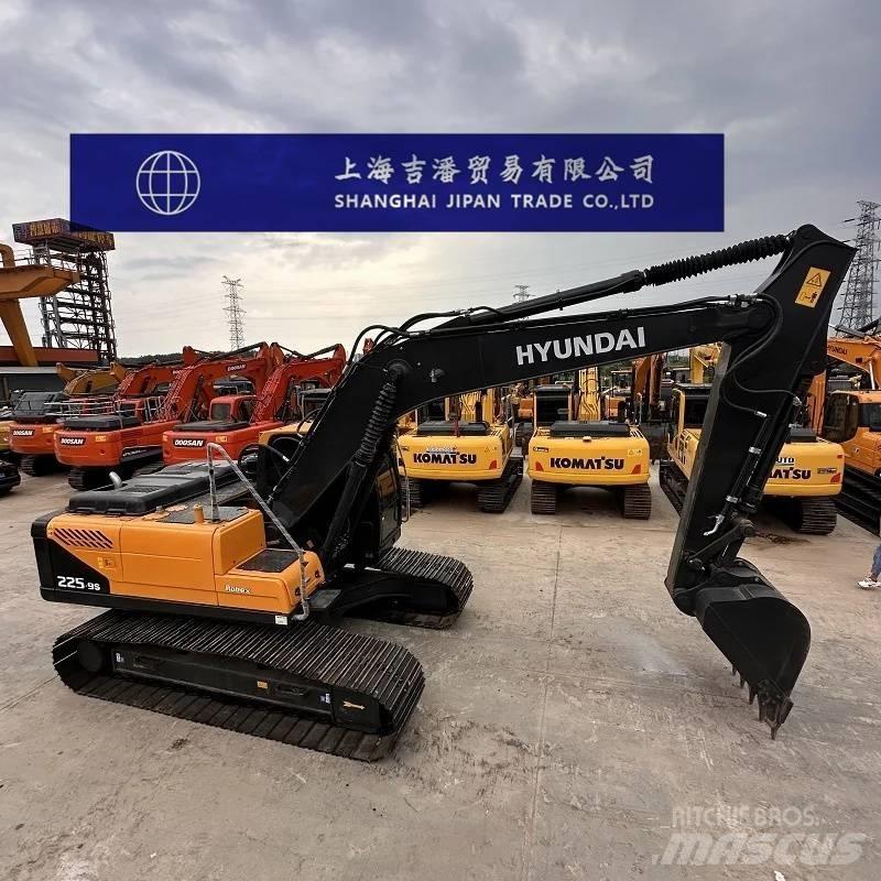 Hyundai R225 Bageri guseničari