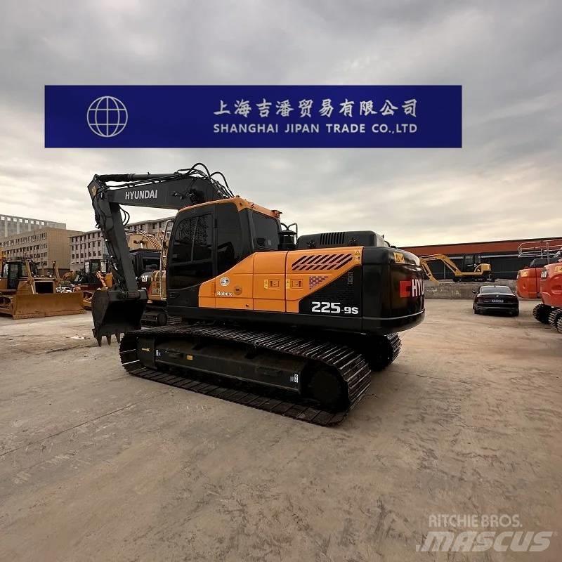 Hyundai R225 Bageri guseničari
