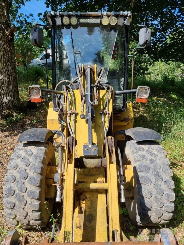 CAT 906 Utovarivači na točkove