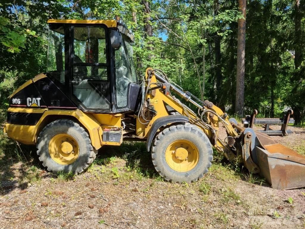 CAT 906 Utovarivači na točkove