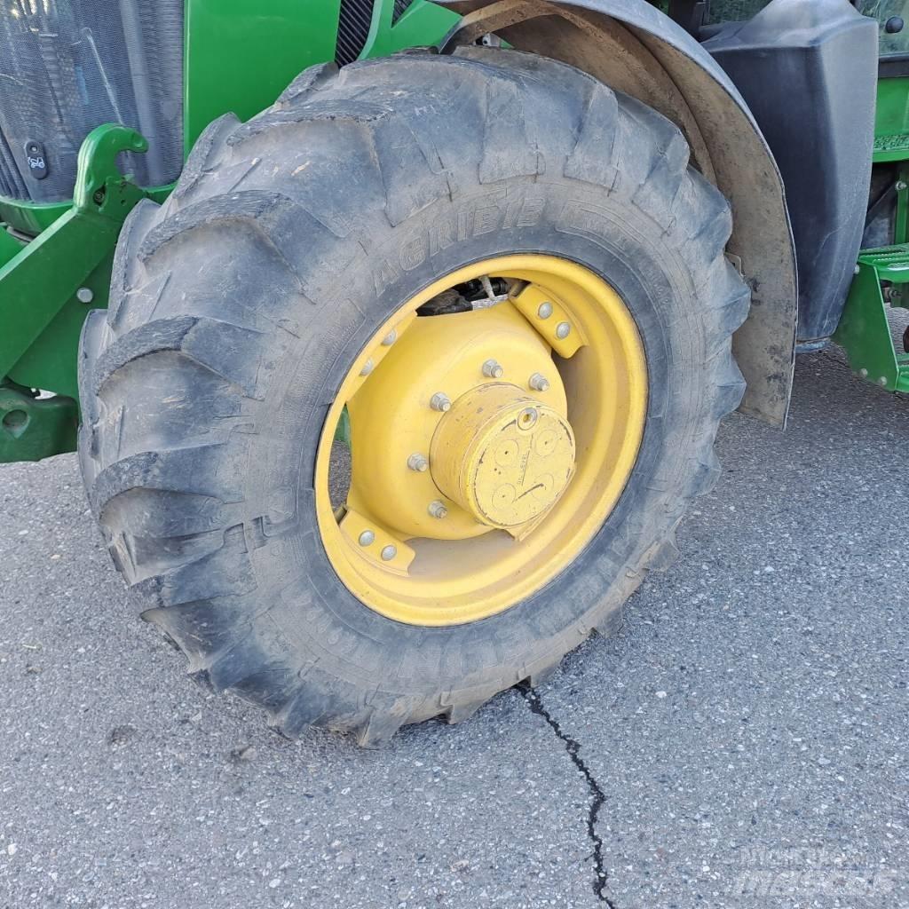 John Deere 5125R Traktori