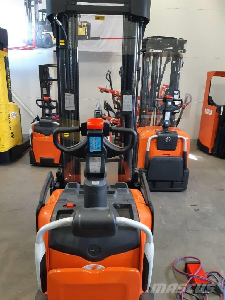 Toyota SPE160L Ručni električni viljuškar