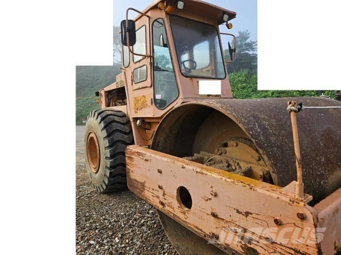 CAT CS 533 C Valjci sa duplim bubnjem