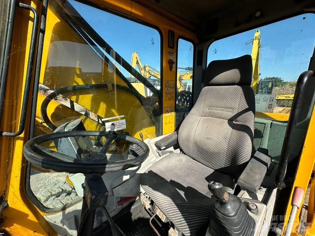 Liebherr A 900 B Bageri točkaši