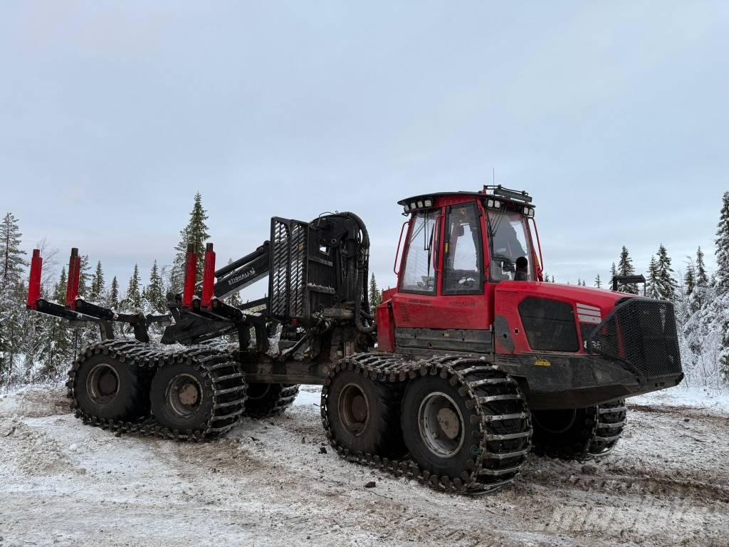 Komatsu 895 Forvarderi