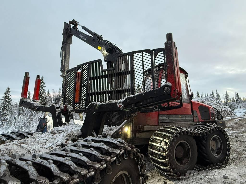 Komatsu 895 Forvarderi