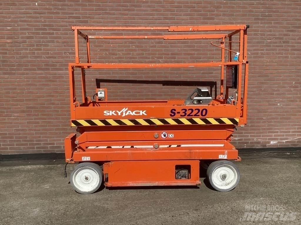 SkyJack SJIII3220 Makazaste platforme