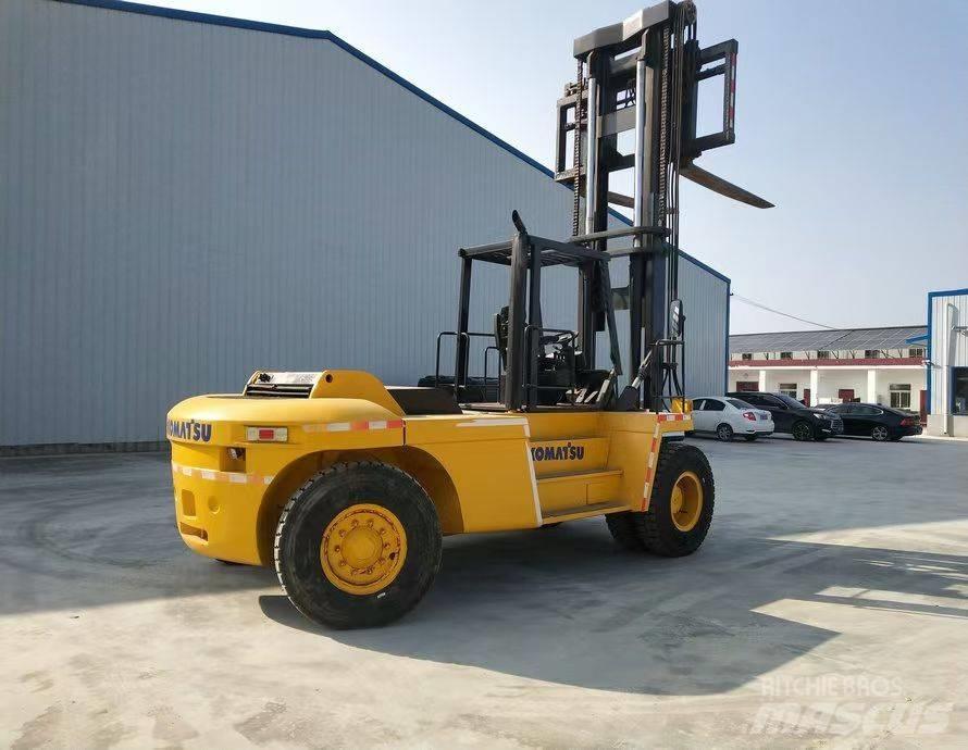 Komatsu FD 200 Dizelski viljuškari