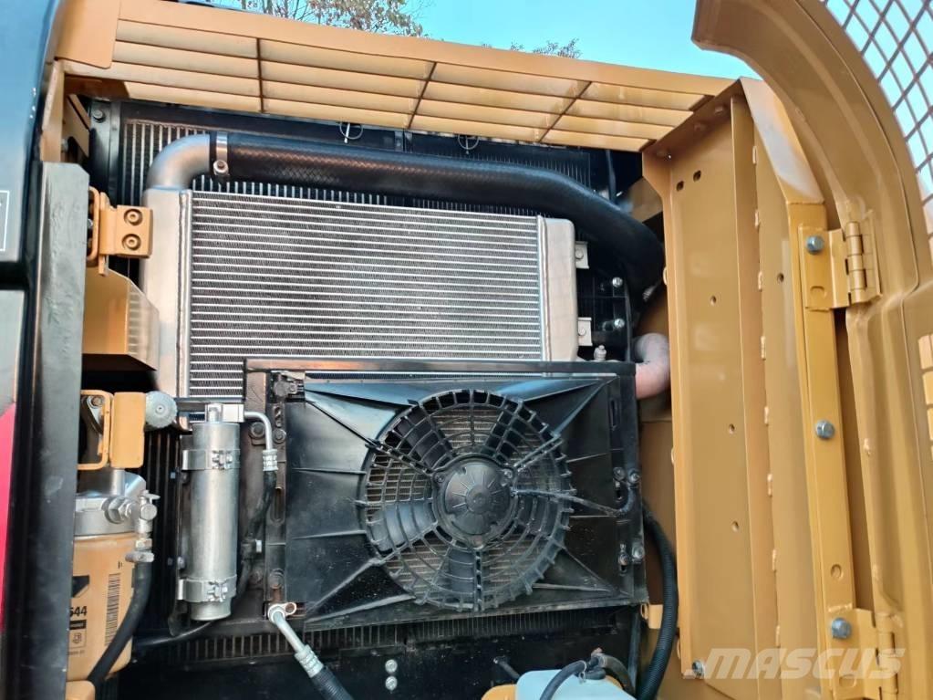 CAT 320 D Bageri guseničari